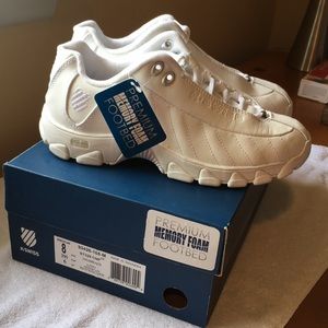 Woman’s K- Swiss classic 329CMF sneakers, size 8